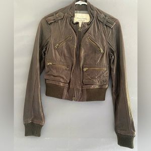 Like New! Abercrombie & Fitch brown leather bomber jacket